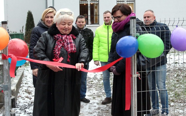 Do użytku oddano dziś (czwartek) zagospodarowany skwer przy ul. Staszica 5-7. Projekt ten do Grudziądzkiego Budżetu Obywatelskiego złożyła Zilia Tomaszewska.