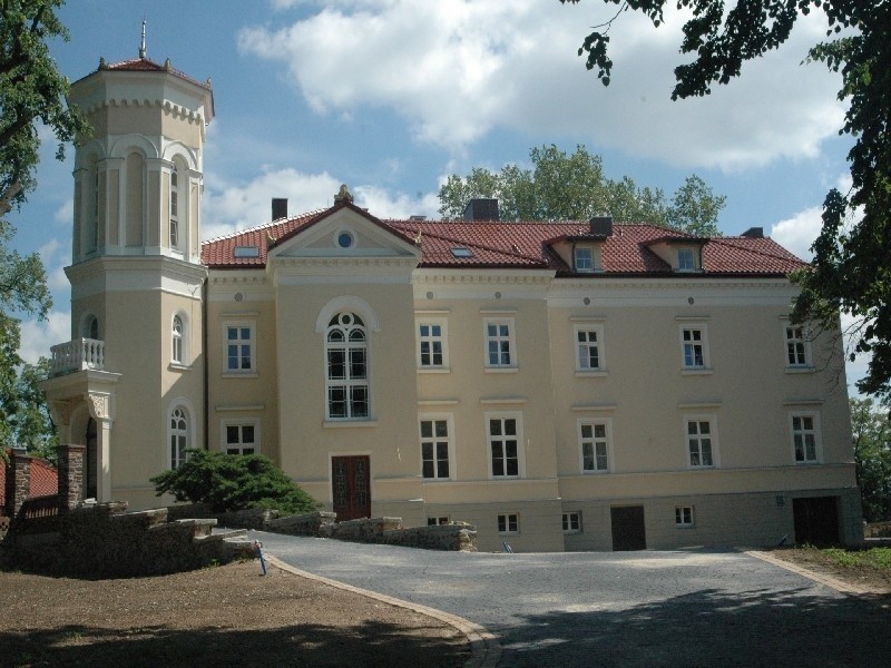 Odrestaurowany XIX-wieczny palac w Pawlowicach (gm. Gorzów...