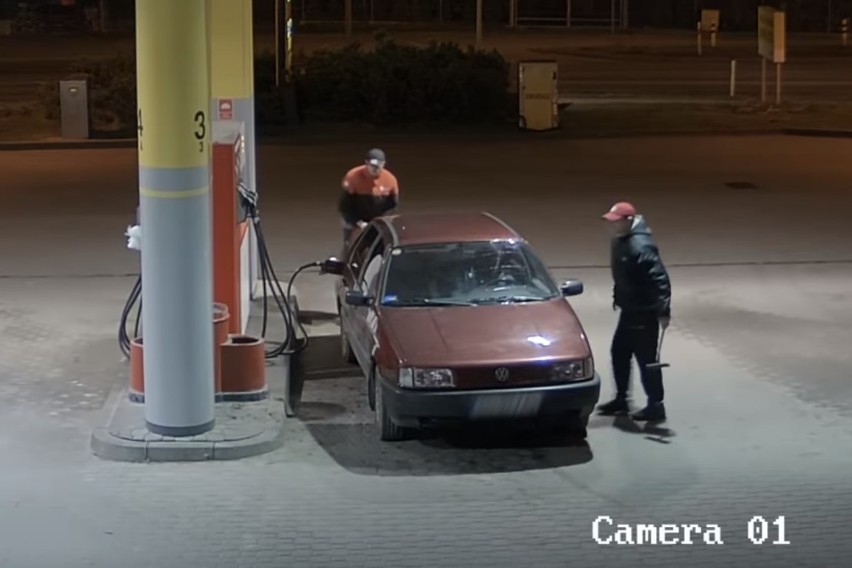 Kradzież paliwa na stacji paliw w Bąkowie.