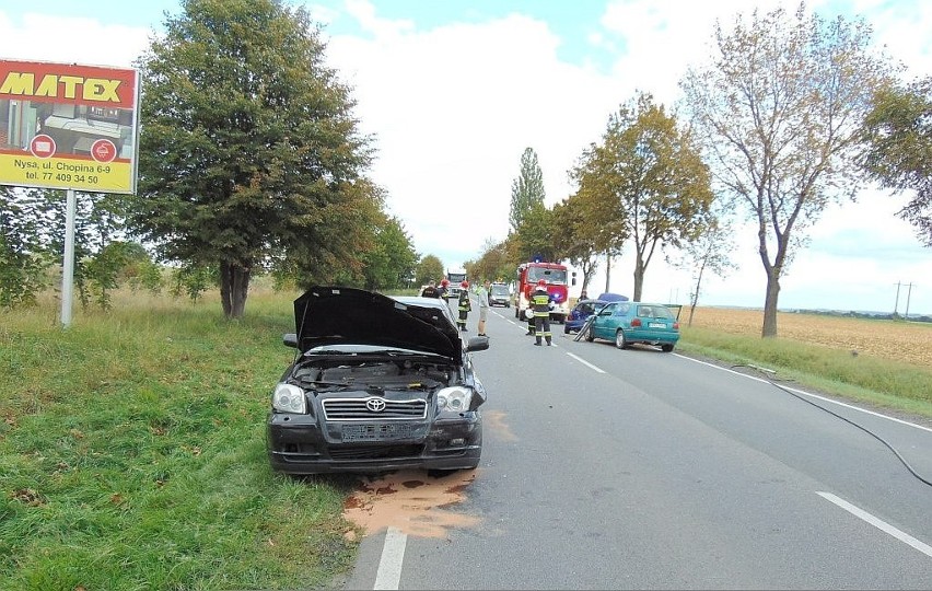 Wypadek na krajowej 46. Cztery osoby ranne