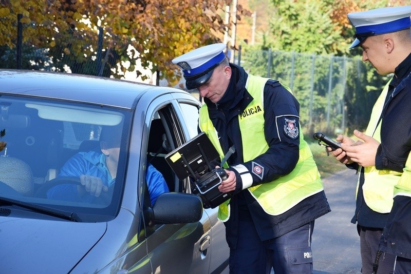 Kontrola ruchu drogowego przy użyciu drona.