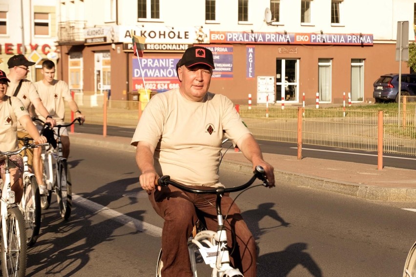 Peleton Pamięci w Białymstoku. Przez miasto przejechało około 150 rowerzystów (zdjęcia)
