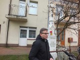 Starachowicki radny Dariusz Nowak chce odnowienia zabytkowej kapliczki i jej otoczenia