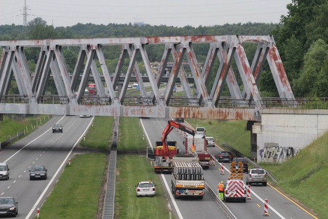 W czwartek, 11 czerwca w porannych godzinach szczytu gigantyczny korek na autostradzie A4 z Mysłowic do Katowic miał prawie 10 km długości. Niestety tak może być każdego dnia.