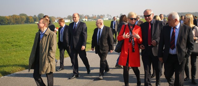 Najważniejszym tematem poniedziałkowej sesji Rady Miejskiej w Radomiu było lotnisko, a część obrad odbywała się na Sadkowie.