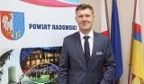 Oświadczenie majątkowe Waldemara Trelki, starosty powiatu radomskiego za 2022 rok. Zobacz ile zarabia, jakie ma auto i dom