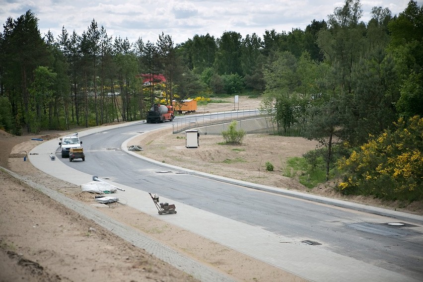 Budowa drogi przy węźle obwodnicy w Głobinie