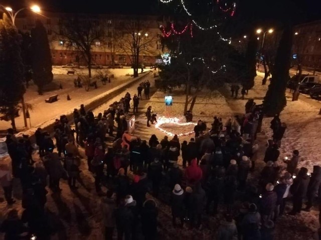 Serce ze świec zapłonęło we wtorek w Kraśniku