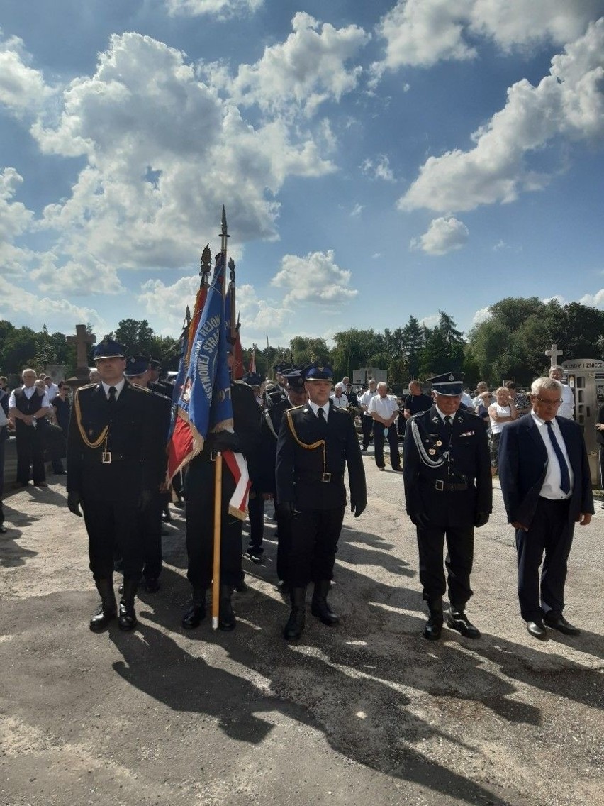 Pogrzeb Zygmunta Szopy, byłego wojewody kieleckiego. Tłumy ludzi, znani politycy [ZDJĘCIA]