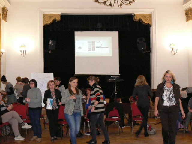 Szkolenie dla psychologów i pedagogów w Tarnobrzeskim Domu Kultury zorganizowały wspólnie samorządy Tarnobrzega, Stalowej Woli i Sandomierza.