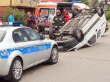 Siemiatycze: Dachowanie na Słowiczyńskiej. Dwie osoby ranne (zdjęcia)