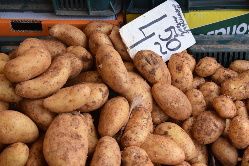 Młode ziemniaki po 4,50