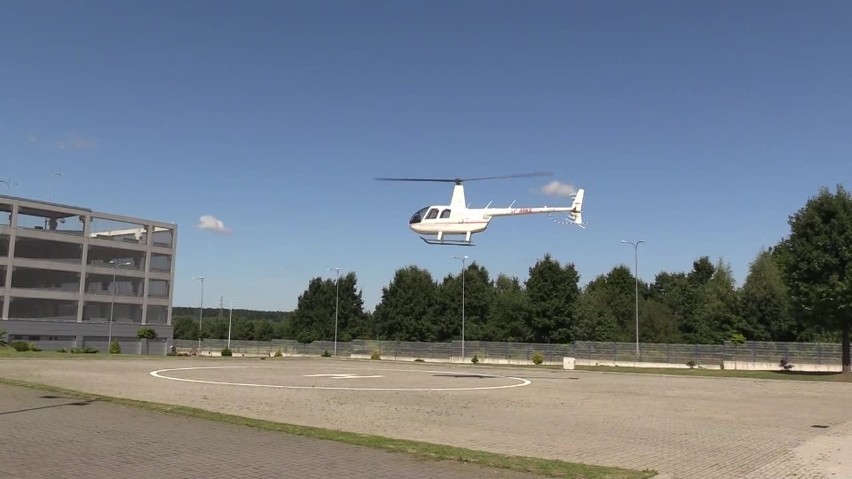 Śmigłowce Black Hawk i Robinson przyleciały do Kielc na Międzynarodowy Salon Przemysłu Obronnego [WIDEO]