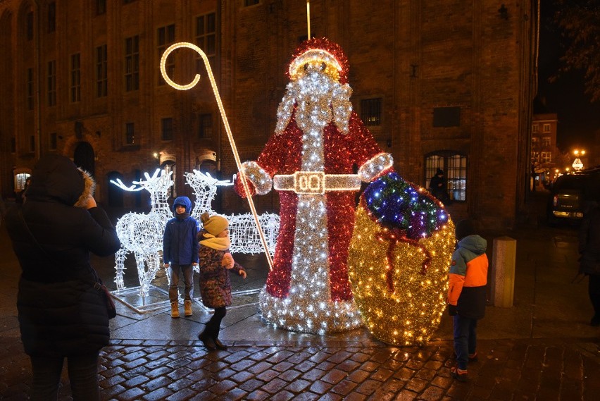 Toruń już jest przygotowany na święta. W centrum miasta...