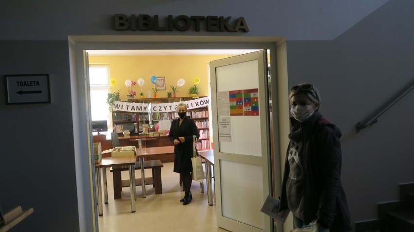 Biblioteka w Kobylnicy już otwarta. Pierwszego dnia przyszła rekordowa liczba czytelników 