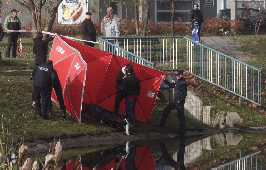 Miejsce znalezienia ciała kobiety. Znajdowało się ono w...