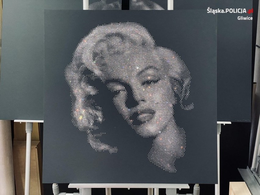 Obraz Marilyn Monroe wykonany z kryształków Swarovskiego odnaleziony po roku od kradzieży