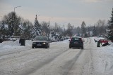 Szklanka na drogach i chodnikach w powiecie skarżyskim. Policja apeluje - zostańcie w domach