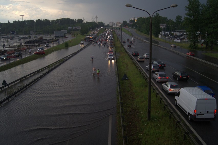 Burza na Śląsku : już grzmi i pada deszcz. 

PROGNOZA POGODY