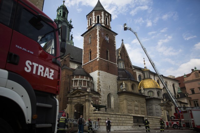 Ćwiczenia straży pożarnej na Wawelu