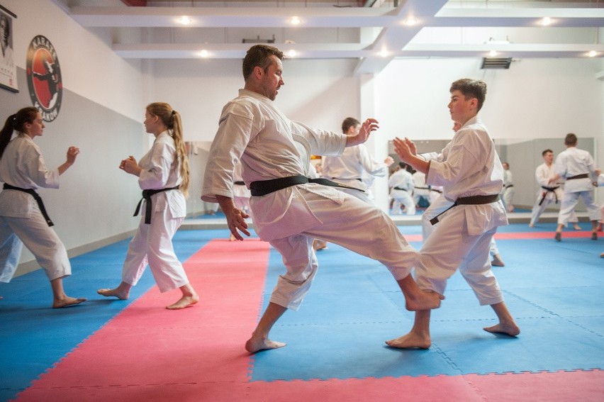 Mistrz sztuk walki Damian Stasiak szkolił krakowskich karateków [ZDJĘCIA]