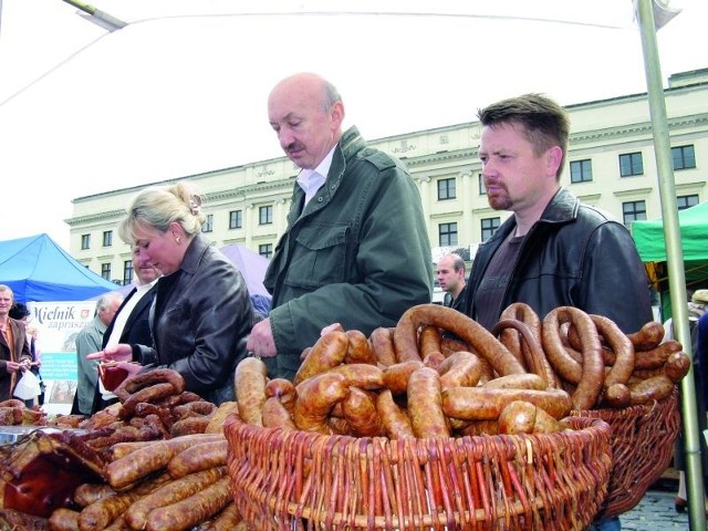 Nikt nie dał rady przejść obojętnie obok takich pyszności. Warszawianie chętnie sięgali do portfela, żeby kupić coś, co - jak mówili - ma zapach Podlasia.