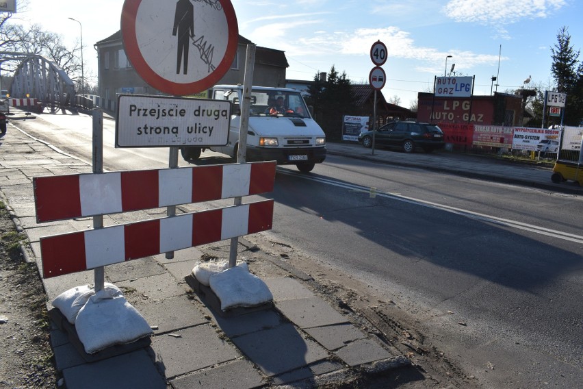 Remont mostu Elizy został wznowiony. Okazuje się, że może...