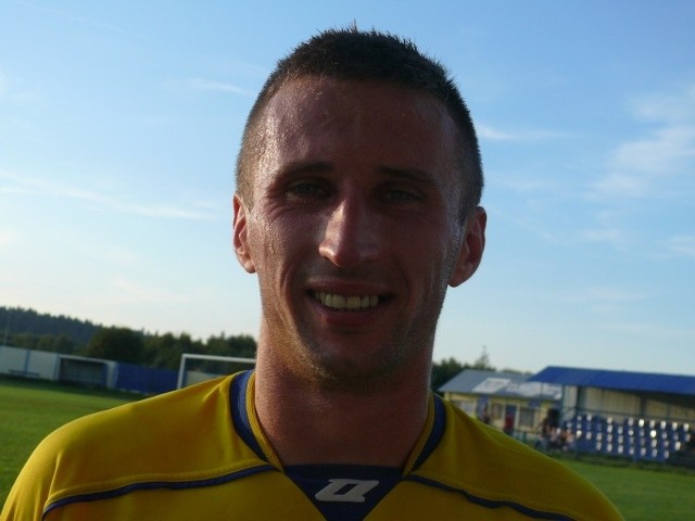 Pierwszą bramkę dla Lubrzanki zdobył Michał Bracha.