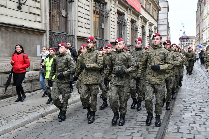 Uroczyste ślubowanie kadetów Głównej Wojskowej Szkoły Średniej we Wrocławiu „Husarz” [ZDJĘCIA]