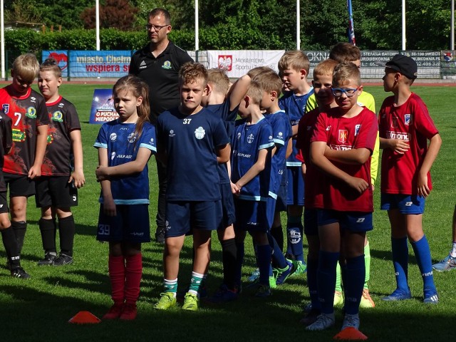 Piłkarskie zmagania na Stadionie Miejskim im. Grzegorza Mielcarskiego w Chełmnie