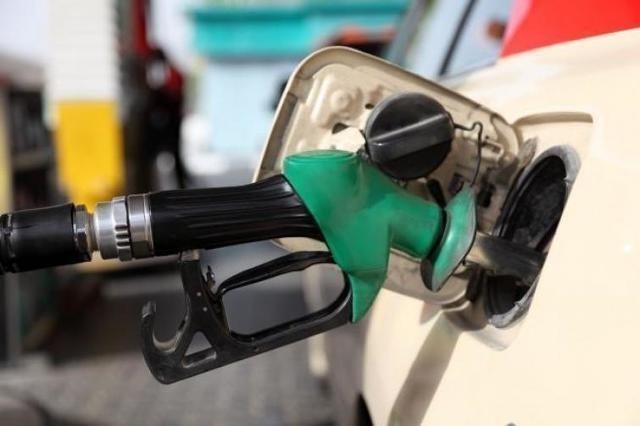 Prognozowane przez e-petrol.pl przedziały cenowe dla poszczególnych gatunków paliw w tym tygodniu wynoszą: 4,39–4,50 zł za litr 95-oktanowej benzyny, 4,26–4,37 zł za litr oleju napędowego i 1,81–1,90 zł w przypadku autogazu / Fot. Archiwum