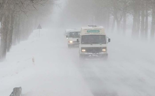 Orkan nadciąga nad Polskę. Najpierw uderzy w województwo zachodniopomorskie. Wiatr będzie sięgał nawet 120 km/h.