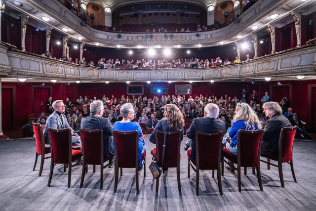 Kino na Granicy to nie tylko okazja do obejrzenia filmów, a le także do spotkania się z ich twórcami. Takie - wzorem ubiegłych lat - będą m.in. w Teatrze Adama Mickiewicza w Cieszynie