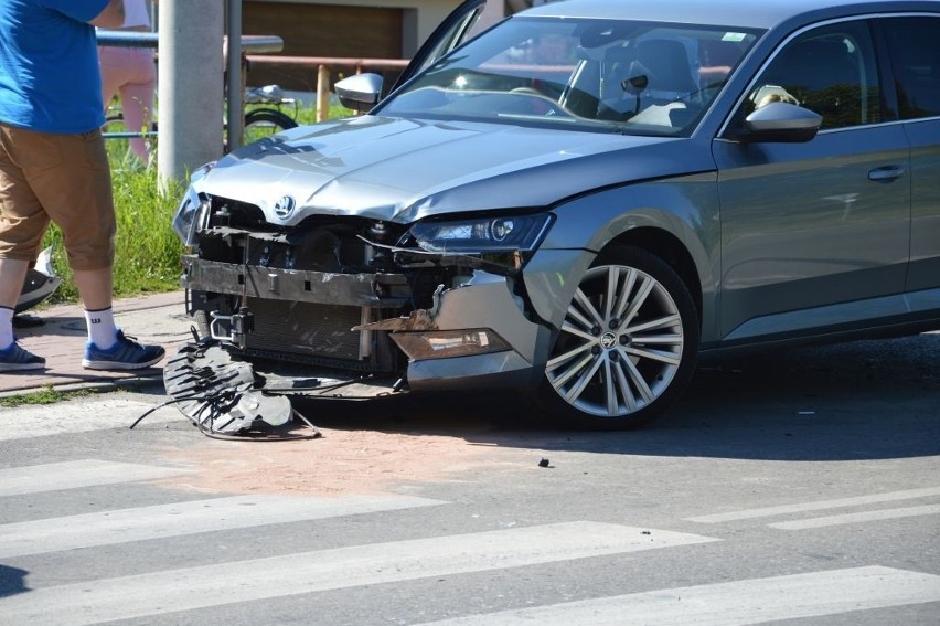 Wypadek w Ostrowcu. Trzy samochody zderzyły się na skrzyżowaniu 