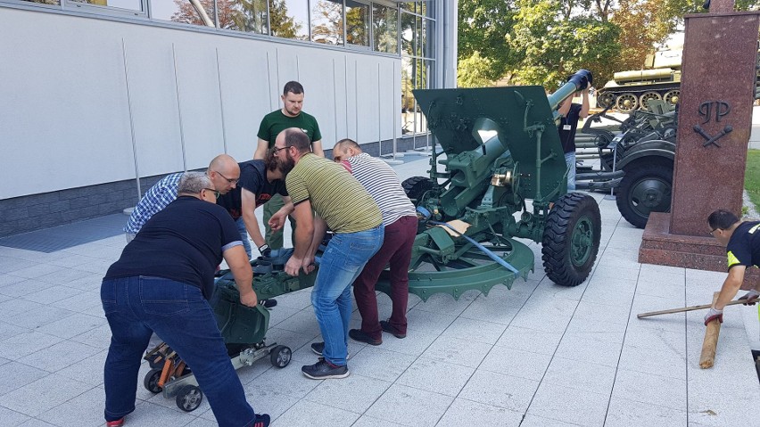 Haubica po remoncie. Z ziemi włoskiej do Polski