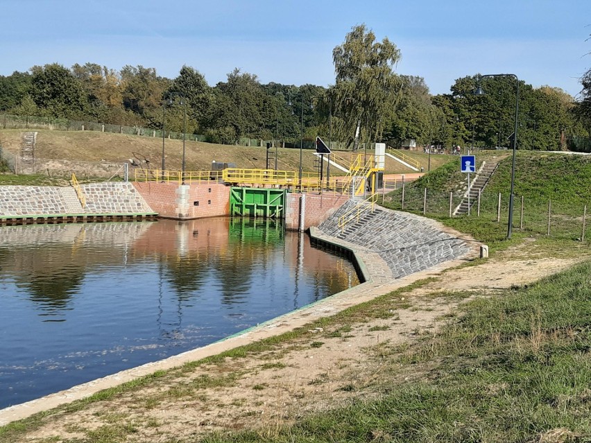 Rowerzyści i spacerowicze bardzo chętnie korzystali z...