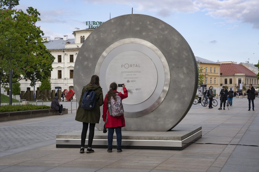 Lublin: Portal w centrum miasta. Na placu Litewskim w Lublinie stanęła nowa instalacja