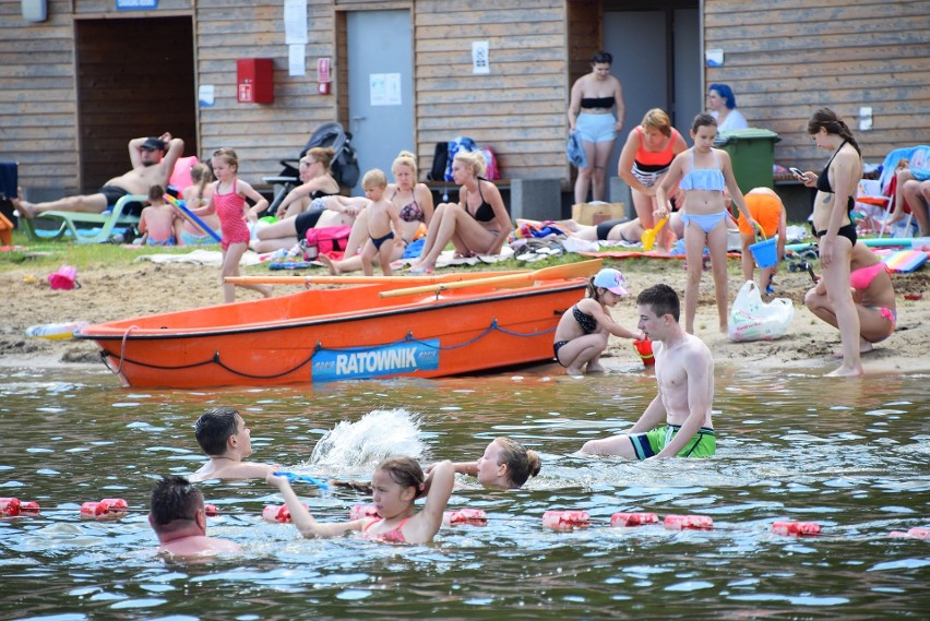 Plaża miejska Dojlidy oblegana. Są ratownicy, można...