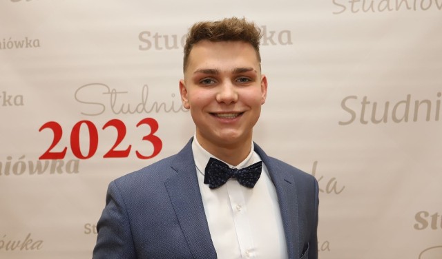 Mateusz Jach, który bawił się na studniówce Zespołu Szkół Rolniczych w Cudzynowicach, zdobył najwięcej głosów w powiecie kazimierskim