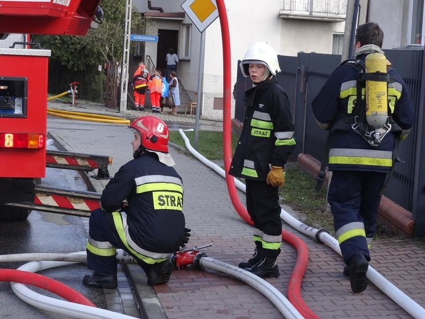 Pożar w Swoszowicach. Dzielna strażaczka zaczęła ewakuację domowników