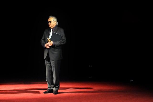 Jerzy Skolimowski w tym roku pojawi się na czerwonym dywanie w Cannes, a jego film „Eo” powalczy o Złotą Palmę. Na zdjęciu Jerzy Skolimowski z Nagrodą za Całokształt Twórczości dla Polskiego Reżysera, jaką odebrał w Bydgoszczy w roku 2010 podczas festiwalu Camerimage