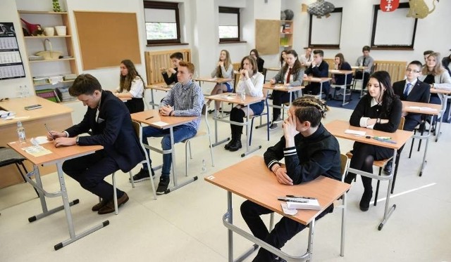 Próbny egzamin gimnazjalny OPERON 2017 MATEMATYKA [PRZECIEKI, ARKUSZ  ODPOWIEDZI, ROZWIĄZANIA] | Gazeta Współczesna