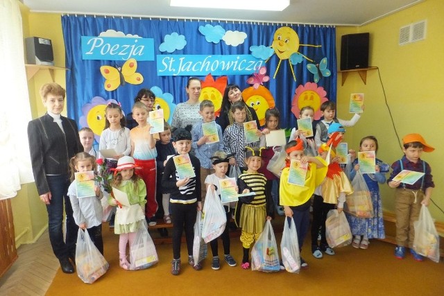 W konkursie wzięło udział dziewiętnaścioro przedszkolaków, które doskonale opanowały wiersze Stanisława Jachowicza