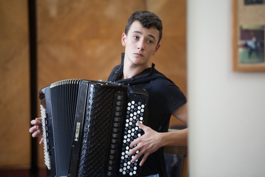 Lukas pochodzi z umuzykalnionej rodziny.