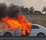 Na obwodnicy Inowrocławia spłonęło BMW [zdjęcia, wideo]