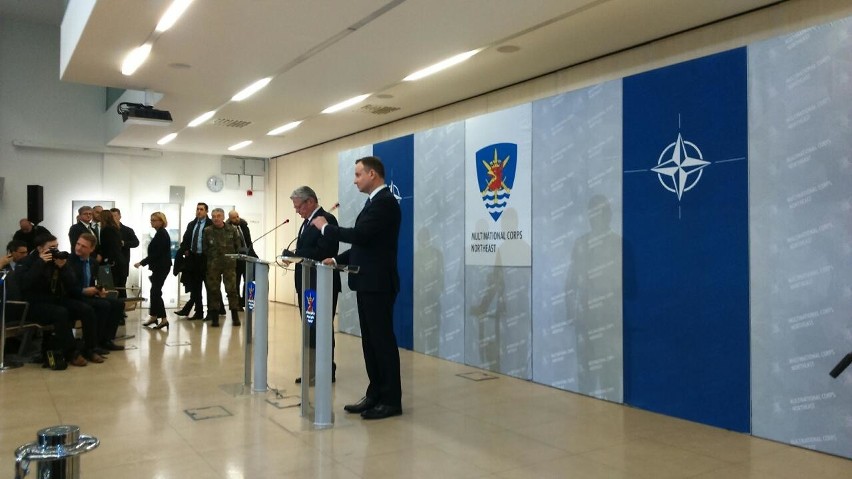 Prezydenci Polski i Niemiec z wizytą w korpusie NATO