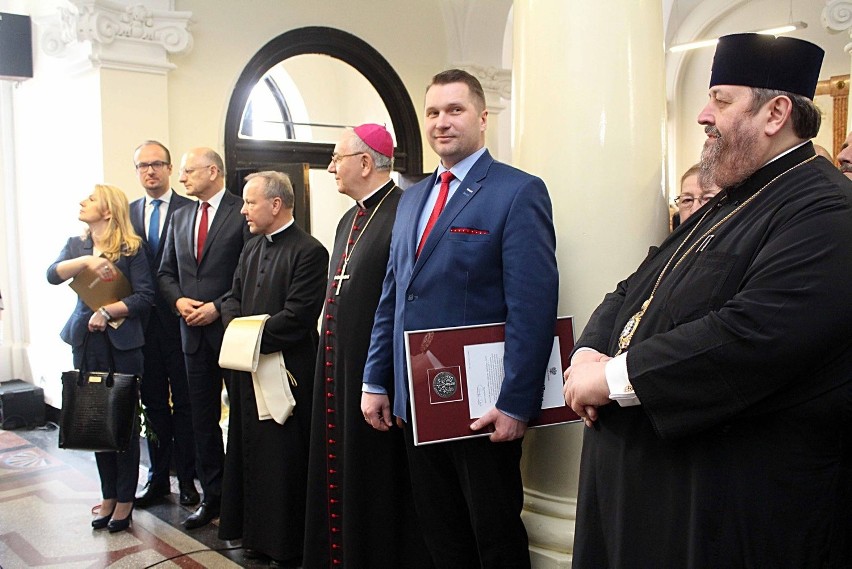 Zespół Szkół Ekonomicznych im. Augusta i Juliusza Vetterów w...