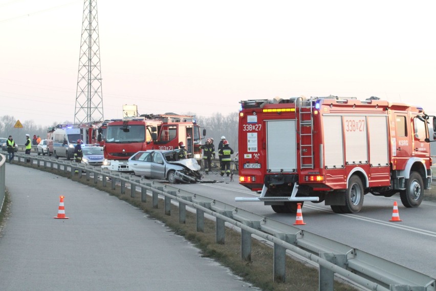 Poważny wypadek na Wschodniej Obwodnicy Wrocławia. Lądował...