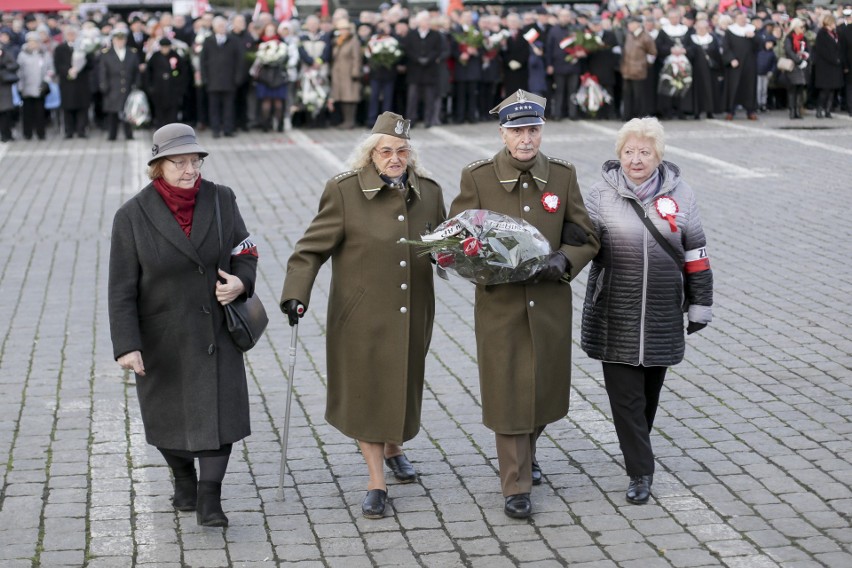 Słupszczanie tłumnie wzięli udział w uroczystościach z okazji Święta Niepodległości