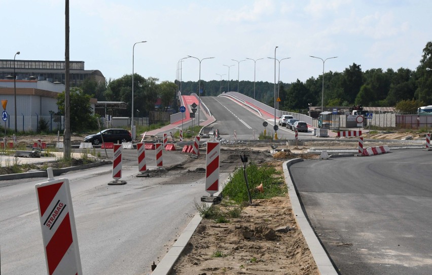 Przedłużenie ulicy Olszewskiego w Kielcach gotowe. Znamy termin oddania do użytku estakady i nowej drogi [ZDJĘCIA]